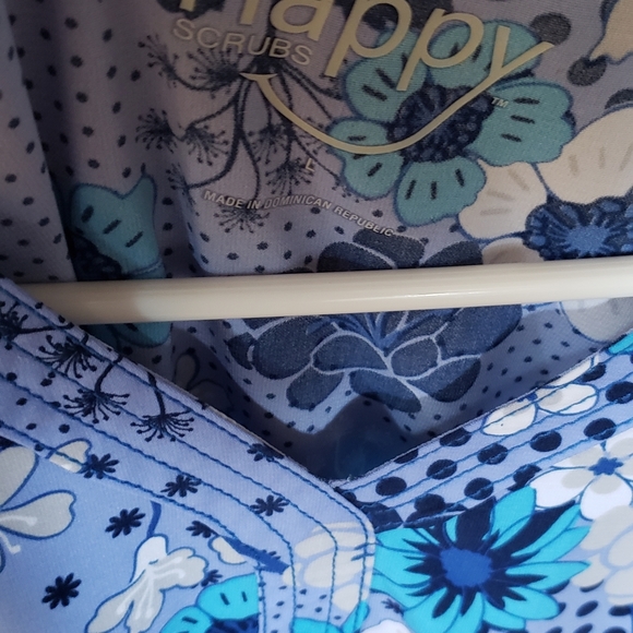 Scrub top - Picture 3 of 3